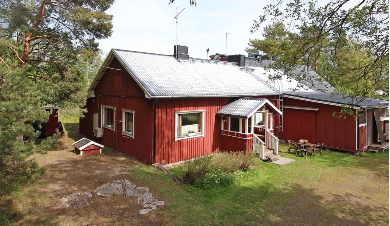 Strandhuset — 4-Star Luxury Hotel in None, Finland