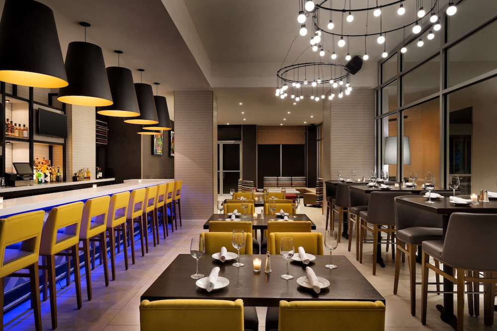 Hilton Garden Inn New York Times Square South - photo 36