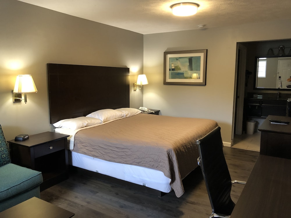 Deerfield Inn & Suites - photo 7