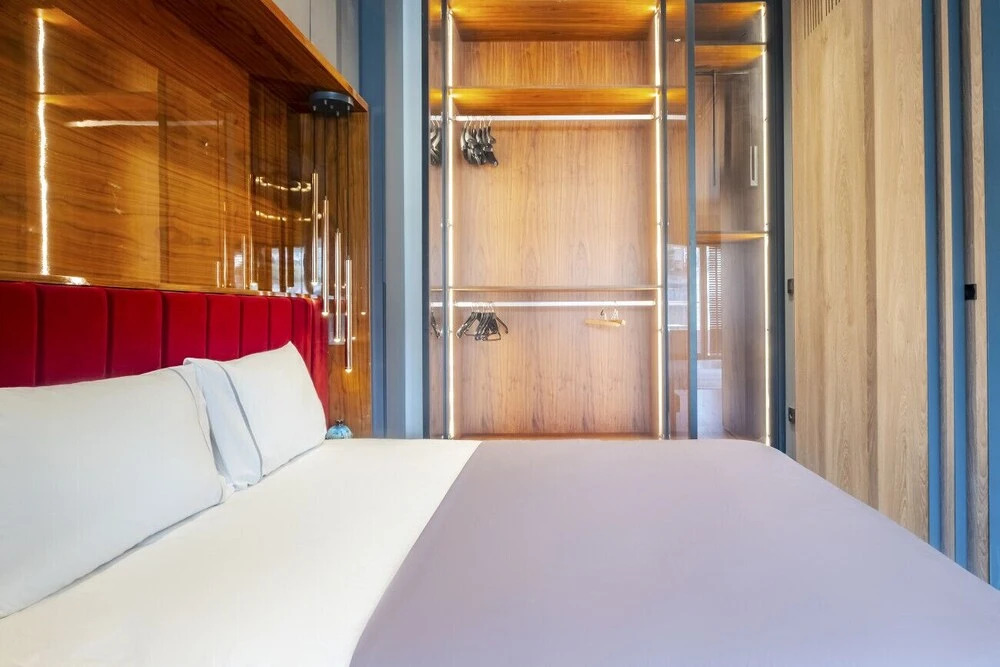 Studio Flat With Balcony Close To Flower Passage — 4-Star Luxury Hotel in Istanbul, Turkey