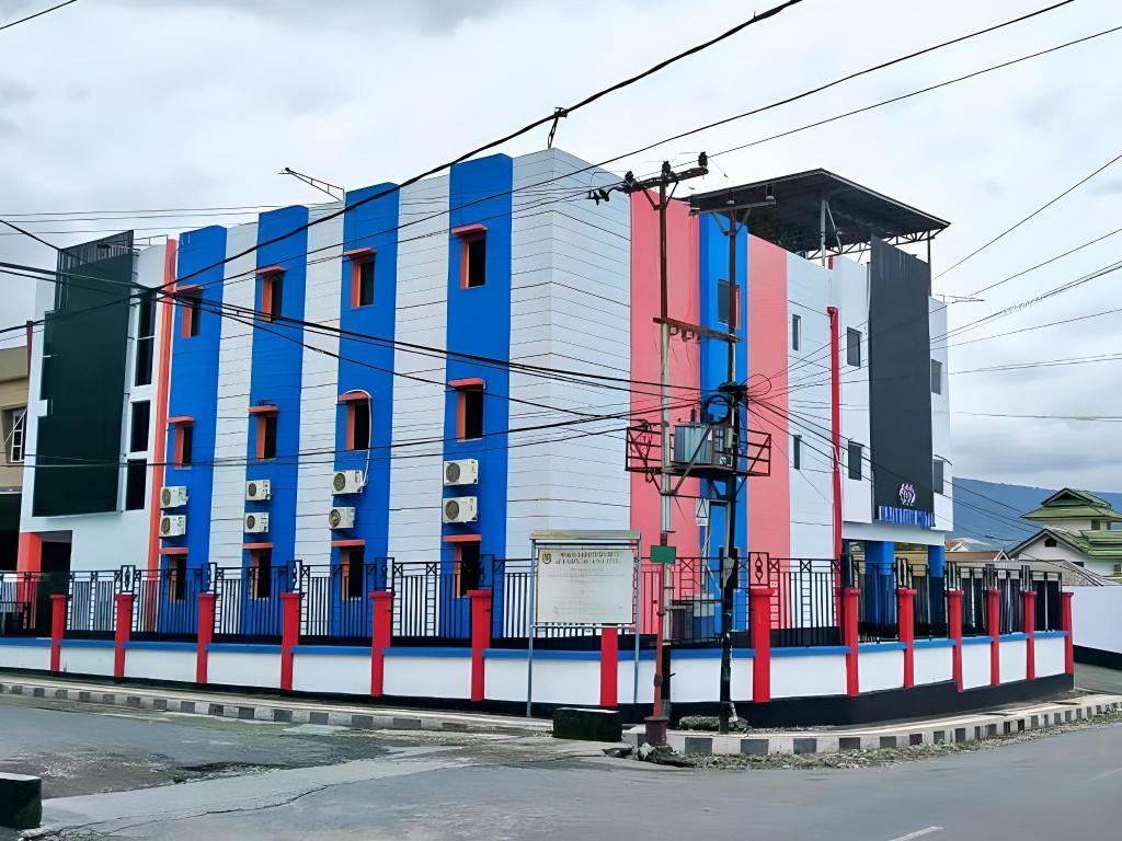 Karaton Luwuk Hotel — Luwuk