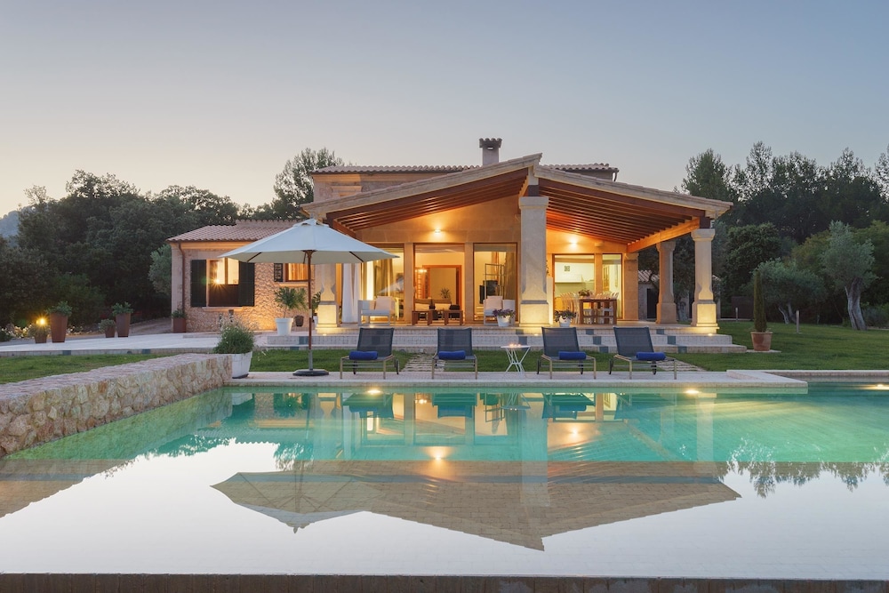 Villa Golf Marina — 4-Star Luxury Hotel in Pollenca, Spain