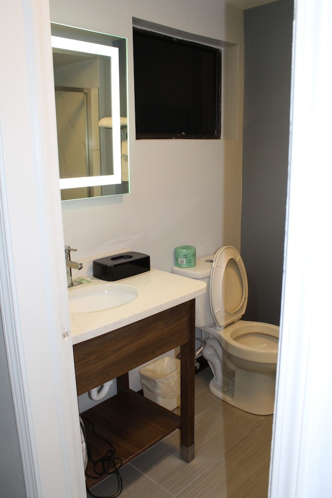 Quality Inn On The Lake Clarksville Boydton - photo 46