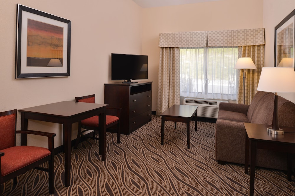 Holiday Inn Express & Suites Washington Meadow Lands by IHG - photo 17