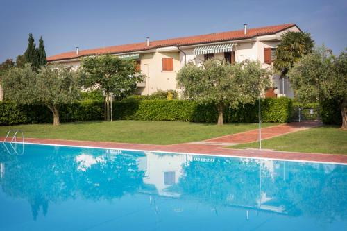 Appartamento al Sole — 4-Star Luxury Hotel in Cola, Italy