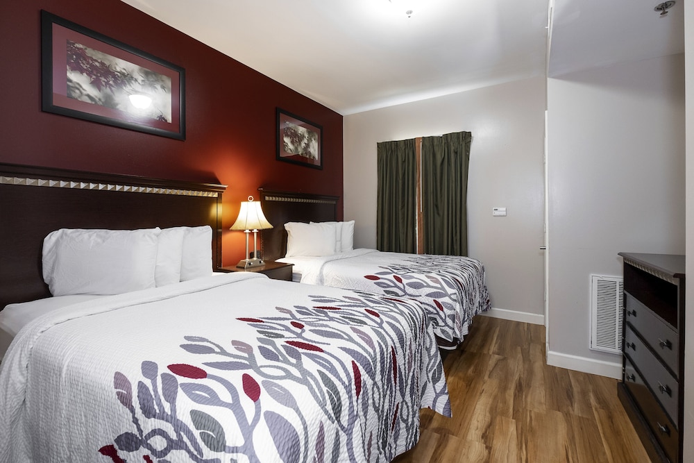 Red Roof Inn & Suites Wilson - photo 22