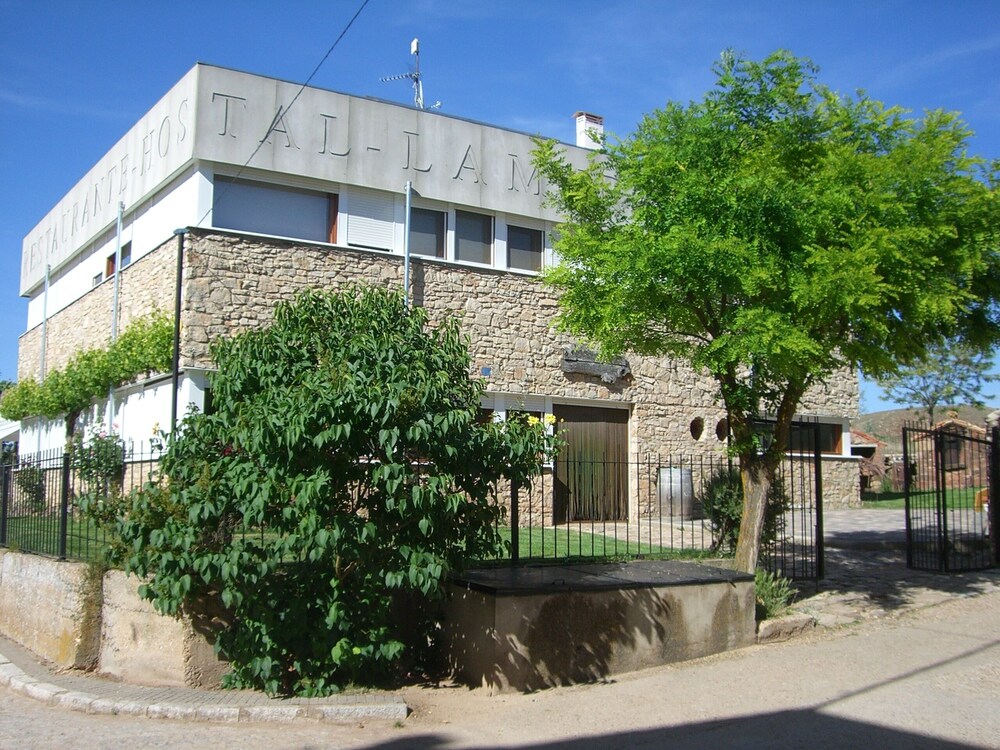La Muralla — hotel in Retortillo De Soria