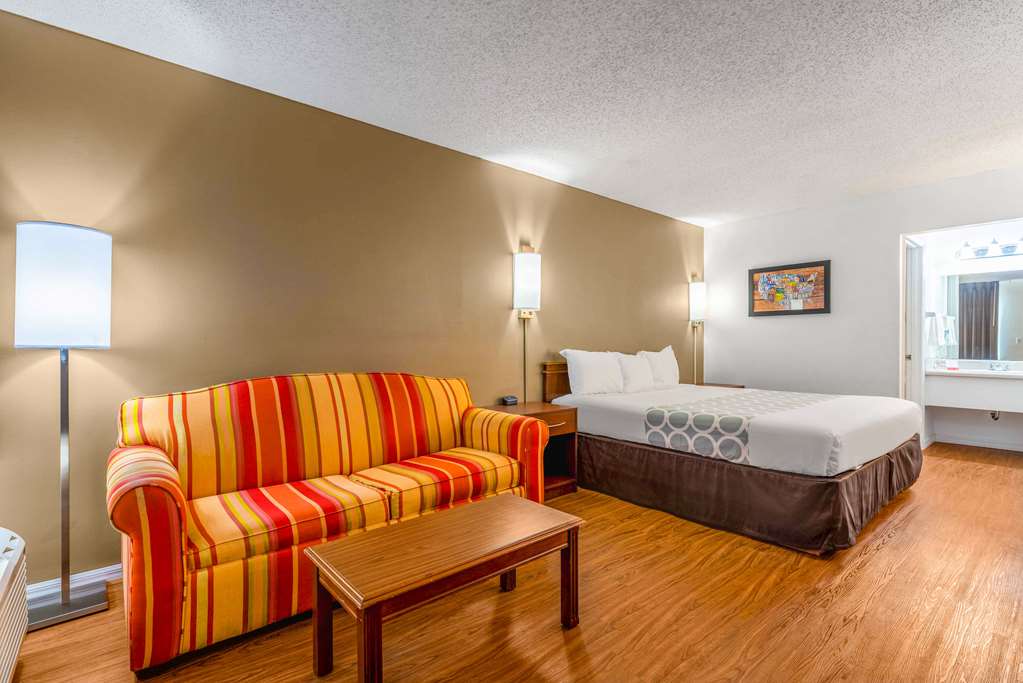 Econo Lodge Crystal River - photo 12
