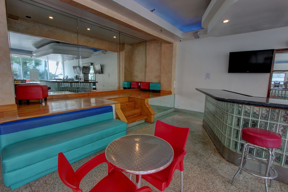 Parisian Hotel - photo 3