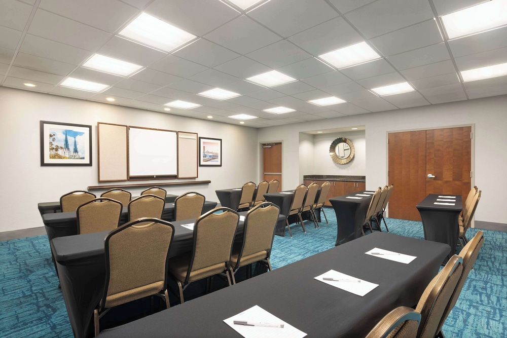 Hampton Inn & Suites Savannah Airport - photo 29