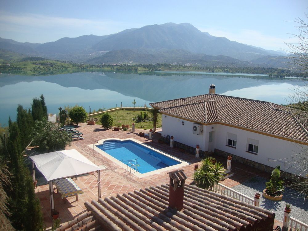 Cortijo Angela Viñuela by Ruralidays - carbon neutral hotel in Vinuela