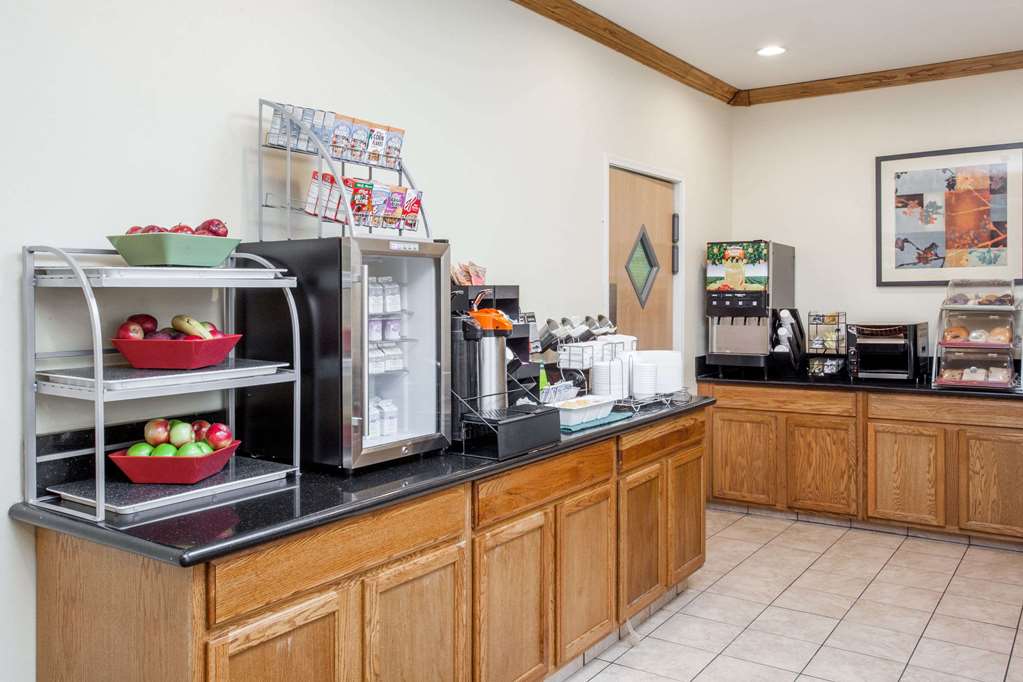 Hawthorn Extended Stay by Wyndham Decatur - photo 32