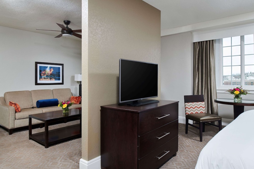 Hotel Alex Johnson Rapid City Curio Collection by Hilton - photo 33
