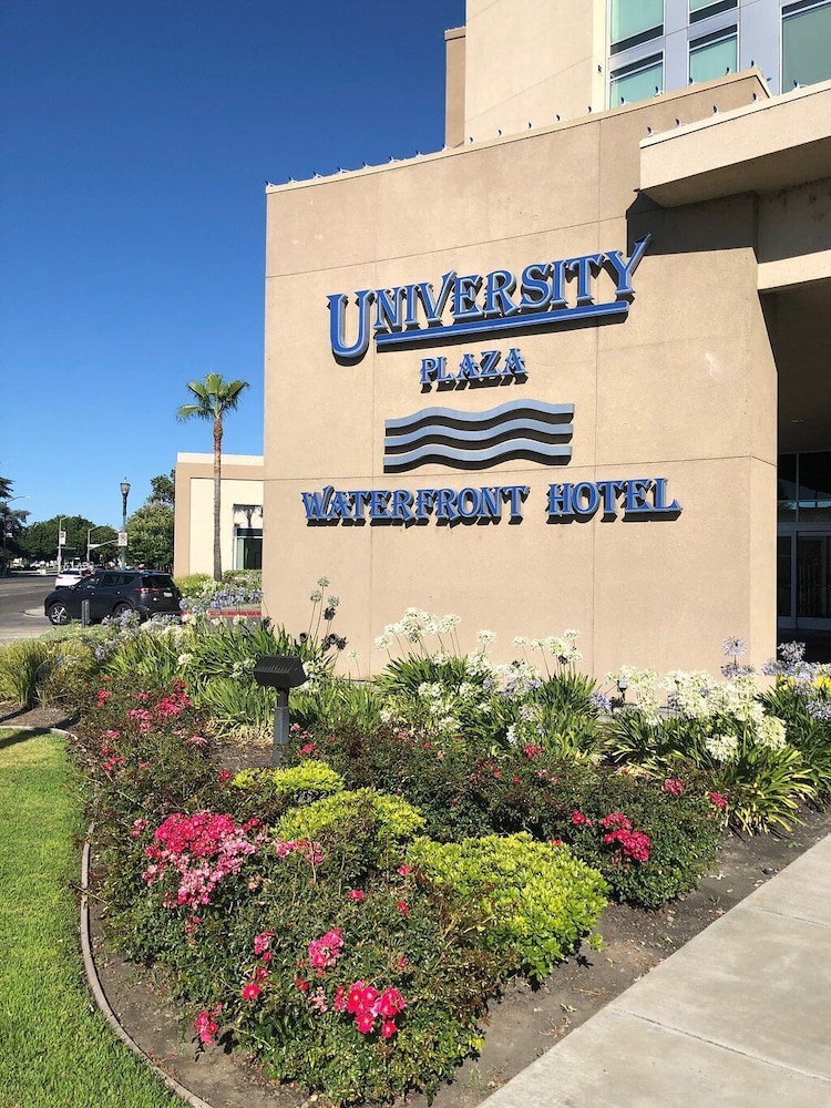 University Plaza Waterfront Hotel - photo 24