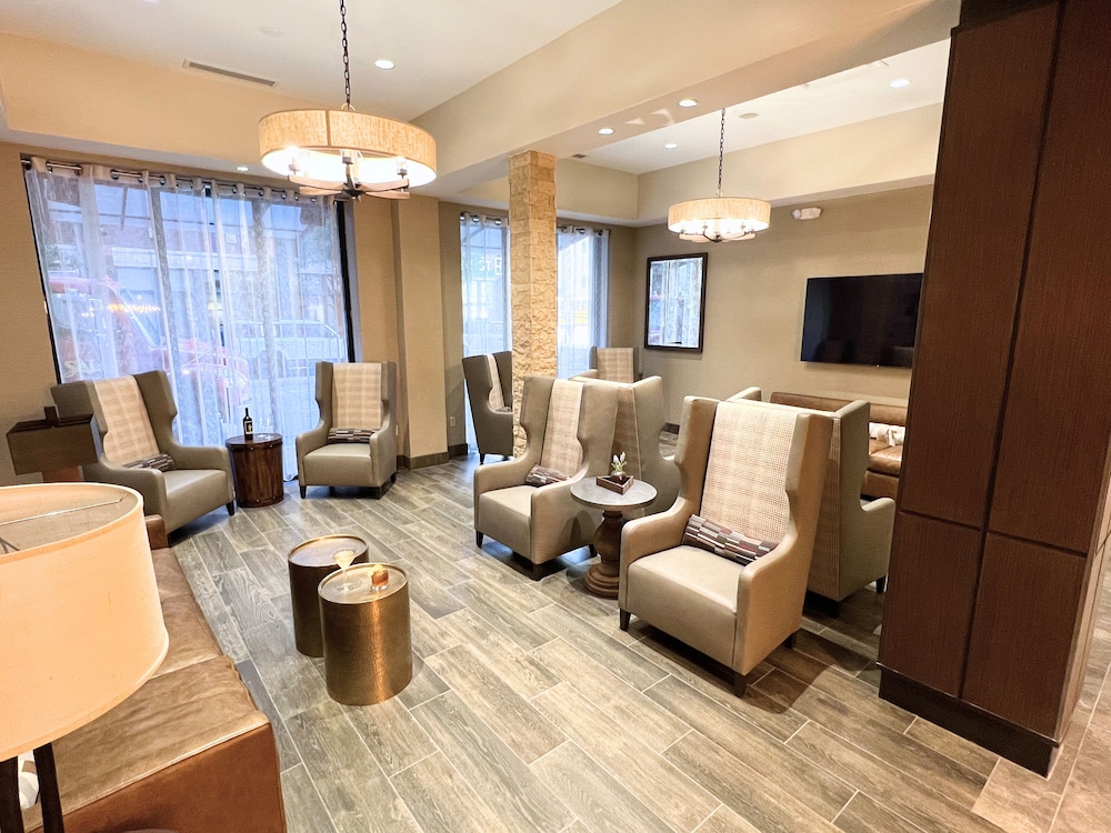 Embassy Suites by Hilton Fort Worth Downtown - photo 35