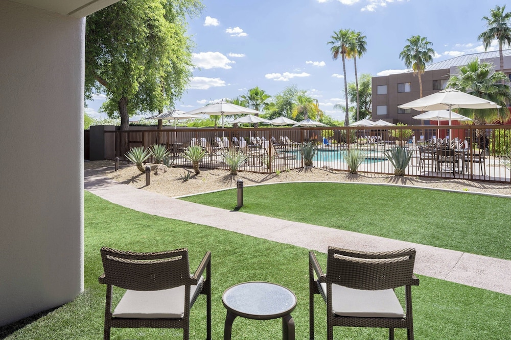 Courtyard by Marriott Scottsdale North - photo 12