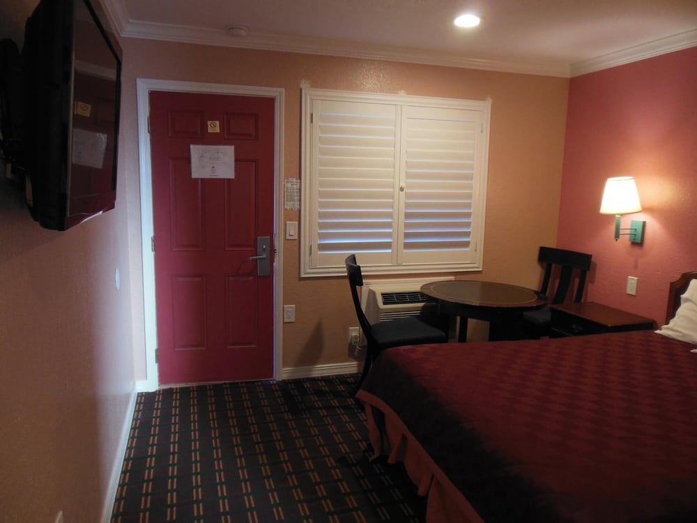 Sealamp Inn - photo 36