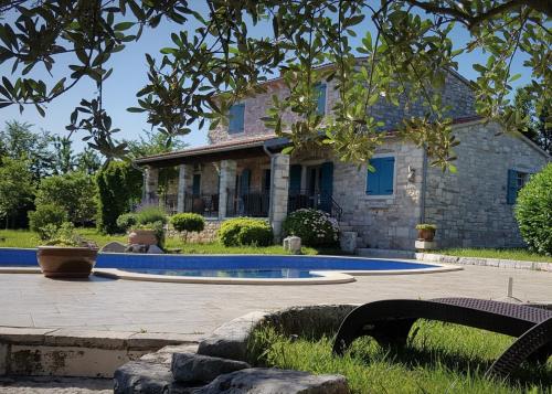 Villa Slivari 83 — 4-Star Luxury Hotel in Zminj, Croatia