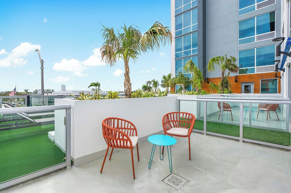 Aloft Fort Lauderdale Airport - photo 10