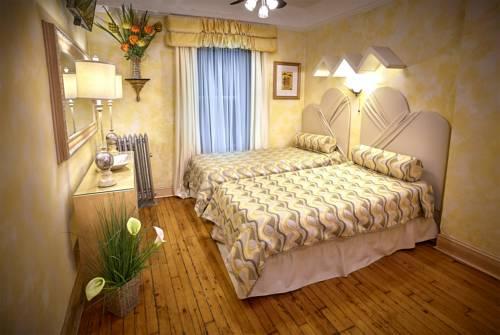 The International Cozy Inn - photo 3