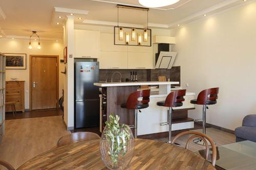 Central and Comfy Tbilisi 1BR Apartment by Wehost