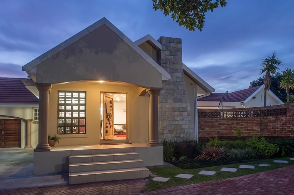 Bhotani Bed and Breakfast — 4-Star Luxury Hotel in Port Elizabeth, South Africa