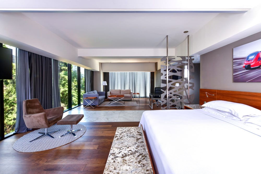 Krystal Grand Suites Insurgentes — 4-Star Luxury Hotel in Mexico City, Mexico