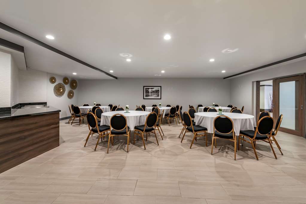 Best Western Premier Denver East - photo 30