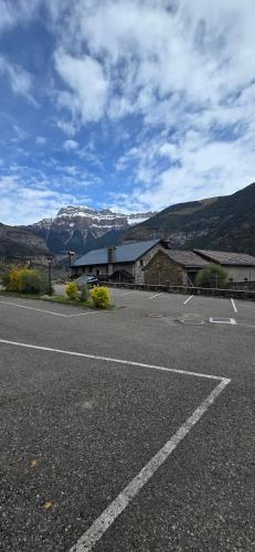 Villa Russell Hotel&Apartments in Benasque, Spain