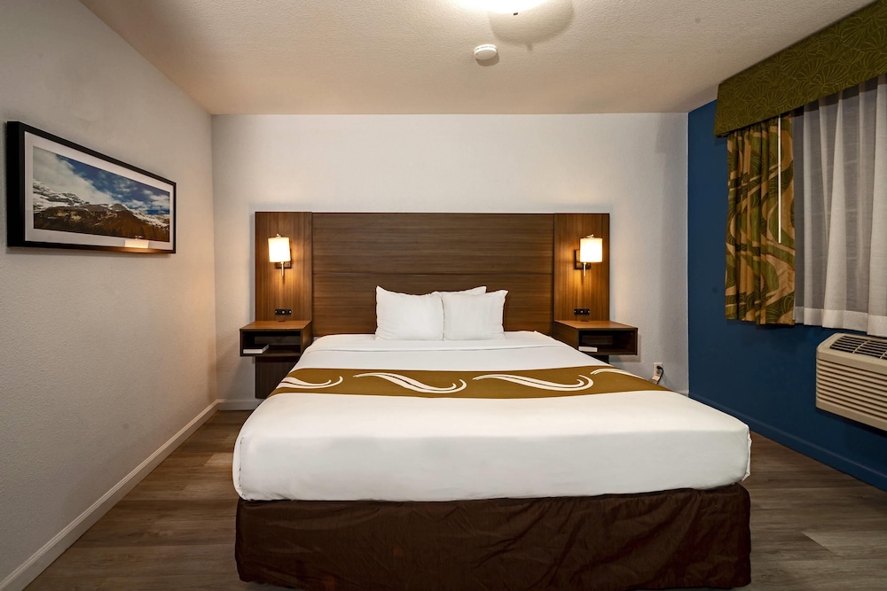 Quality Inn & Suites Tulare - photo 12