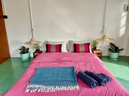 Baan KhaoSoi Private room in a rooftop hostel 4th floor
