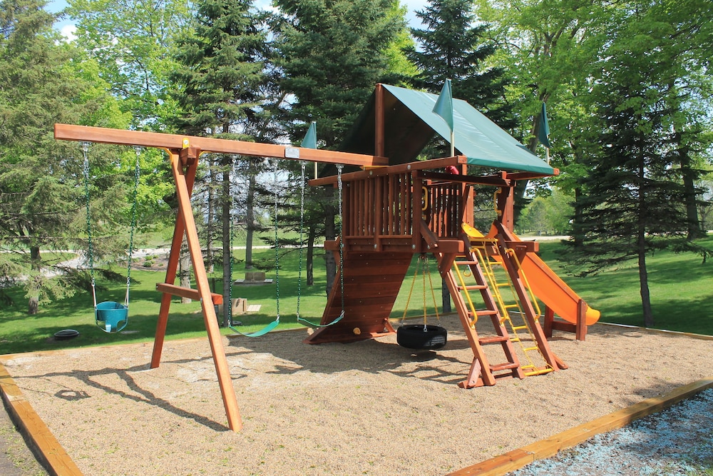 Viking Bay Resort & Lodge - photo 18