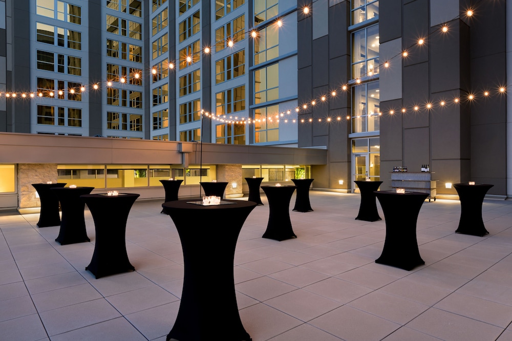 Embassy Suites by Hilton Denton Convention Center - photo 43