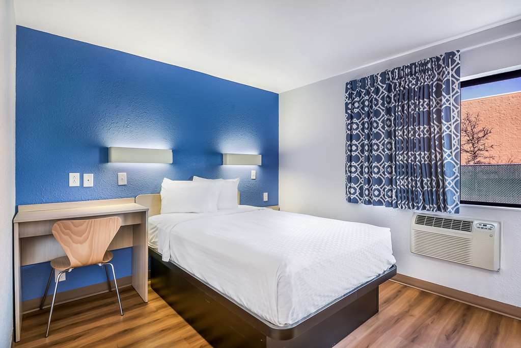 Americas Best Value Inn East Peoria - photo 14