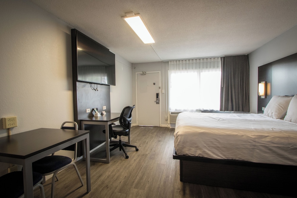 Envi Boutique Hotel Henderson Evansville South - photo 24
