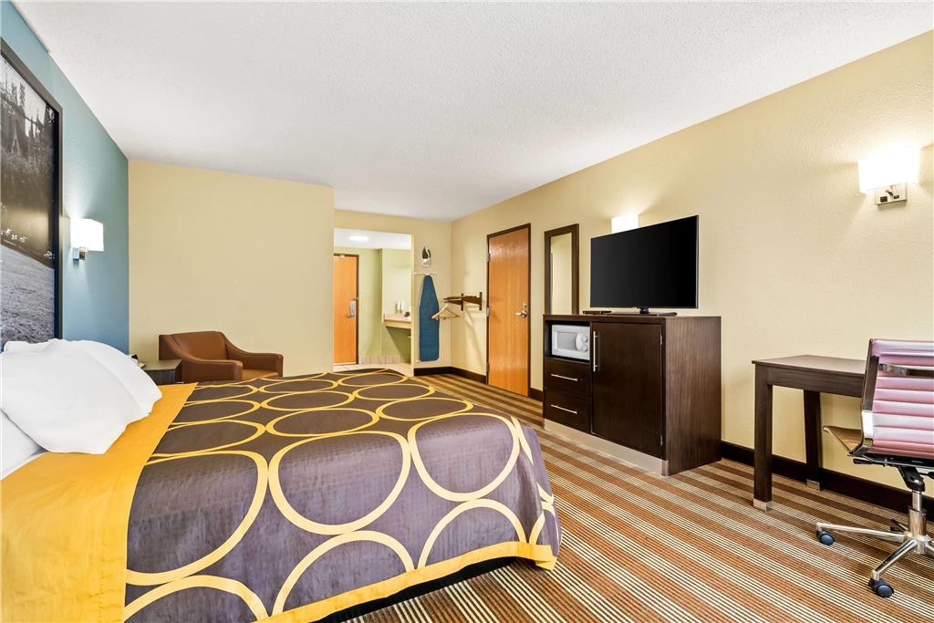 Super 8 by Wyndham Osseo WI - photo 20