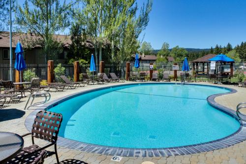 Tahoe City Retreat — 4-Star Luxury Hotel in Lake Forest, United States