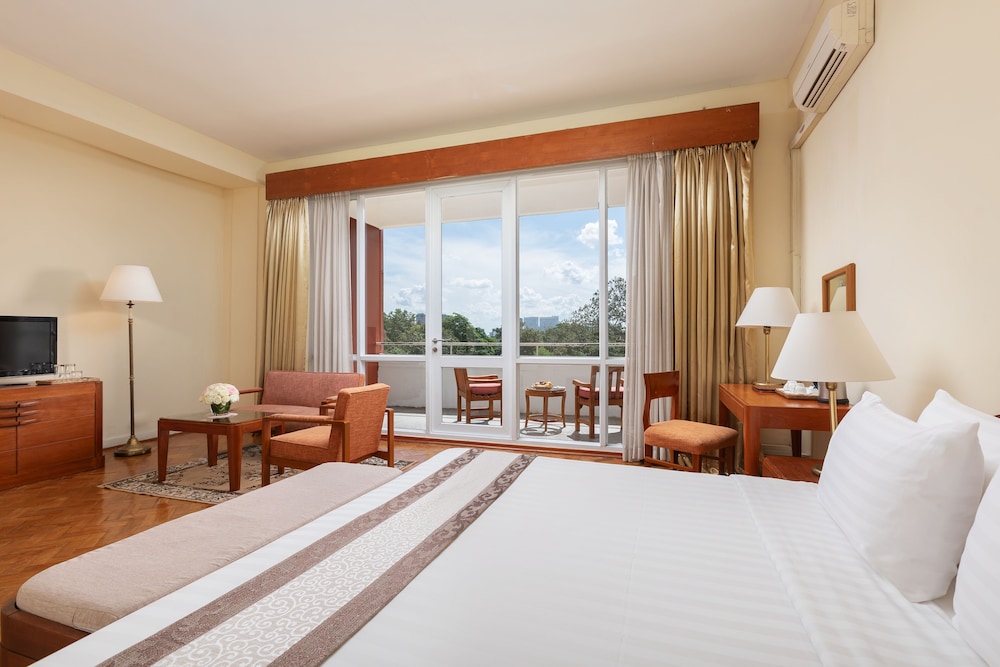 Inya Lake Hotel — Yangon — photo 4