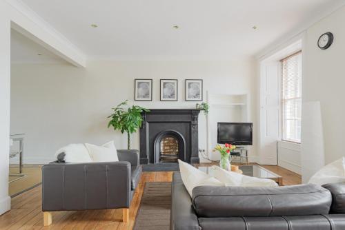 The West Bow Apartment — 4-Star Luxury Hotel in Edinburgh, United Kingdom