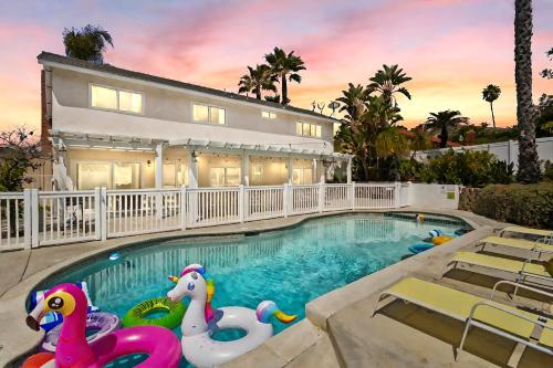 Stunning Coastal Escape with Private Pool Spa Arcade Disney Beach — hotel in Mission Viejo