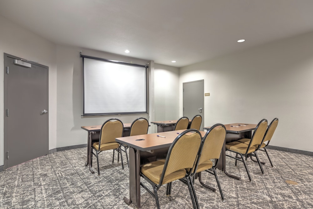 Candlewood Suites Houston by IHG - photo 40
