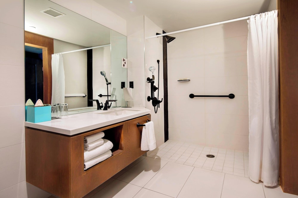 Renaissance Reno Downtown Hotel & Spa - photo 32