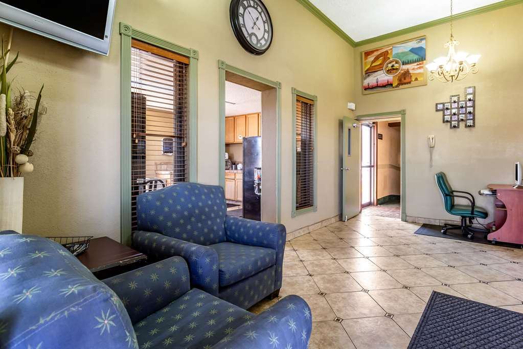 Rodeway Inn Farmington - photo 14