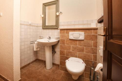 Villas Barat by Istarski Dvori in Visignano, Croatia