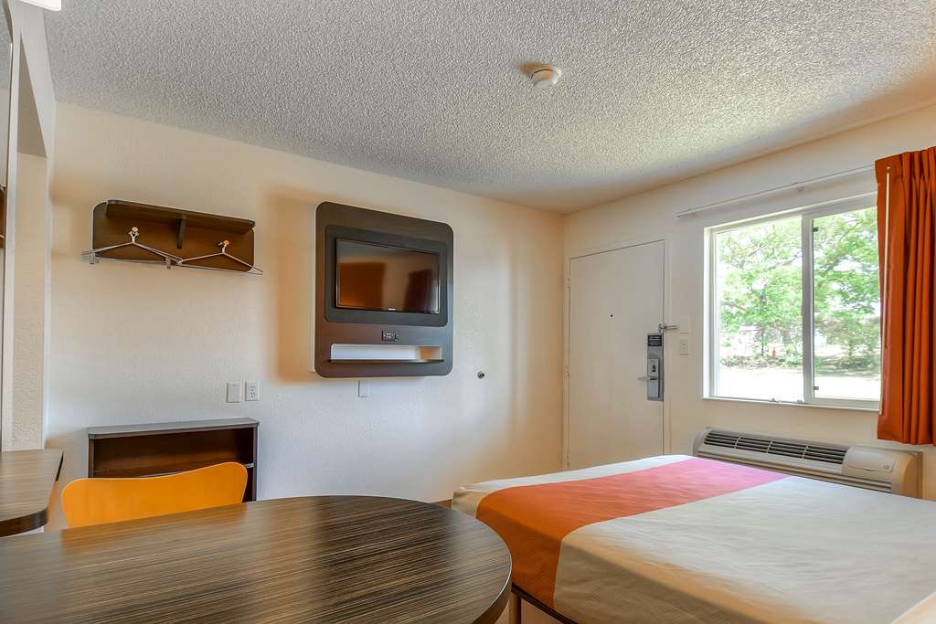 Motel 6 San Diego CA North - photo 12