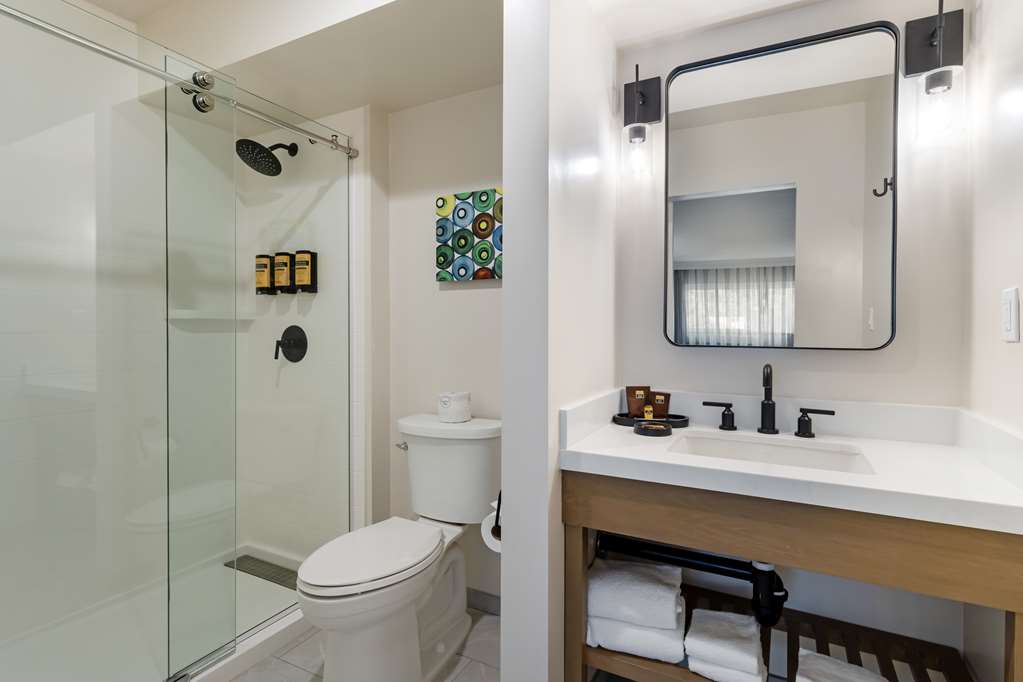 Best Western Plus Inn At The Vines - photo 40