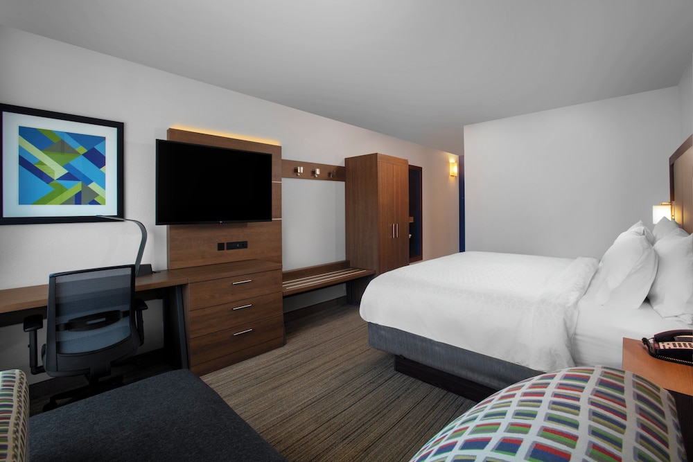 Holiday Inn Express Charleston Civic Center by IHG - photo 9