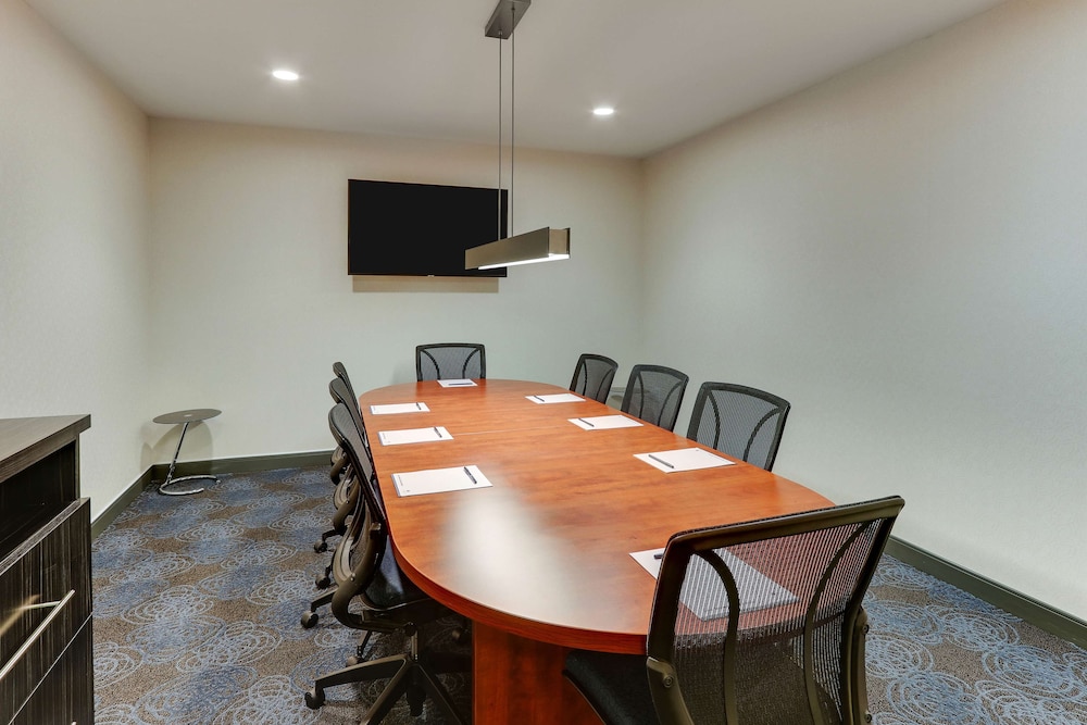 DoubleTree by Hilton St. Louis Forest Park - photo 25
