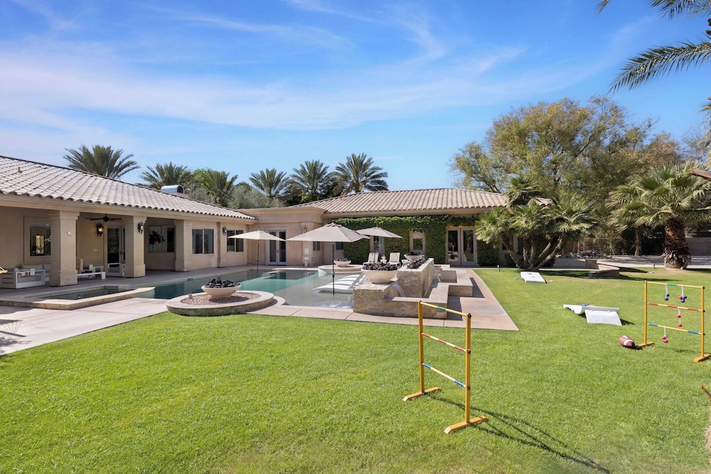 The Date Palm Estate by Avantstay Expansive Estate w Game Room Backyard Oasis w Pool & Spa - photo 40