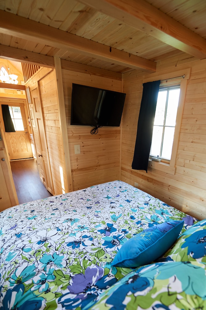 Tuxbury Pond Camping Resort Cottage - photo 11